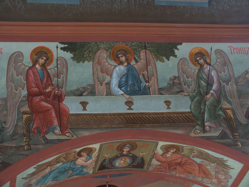 Завершены работы по реставрации и восстановлению росписи Крествоздвиженского храма в Хвалынске