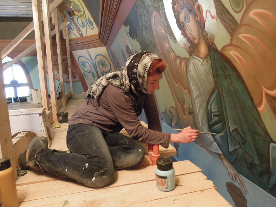 Завершены работы по реставрации и восстановлению росписи Крествоздвиженского храма в Хвалынске