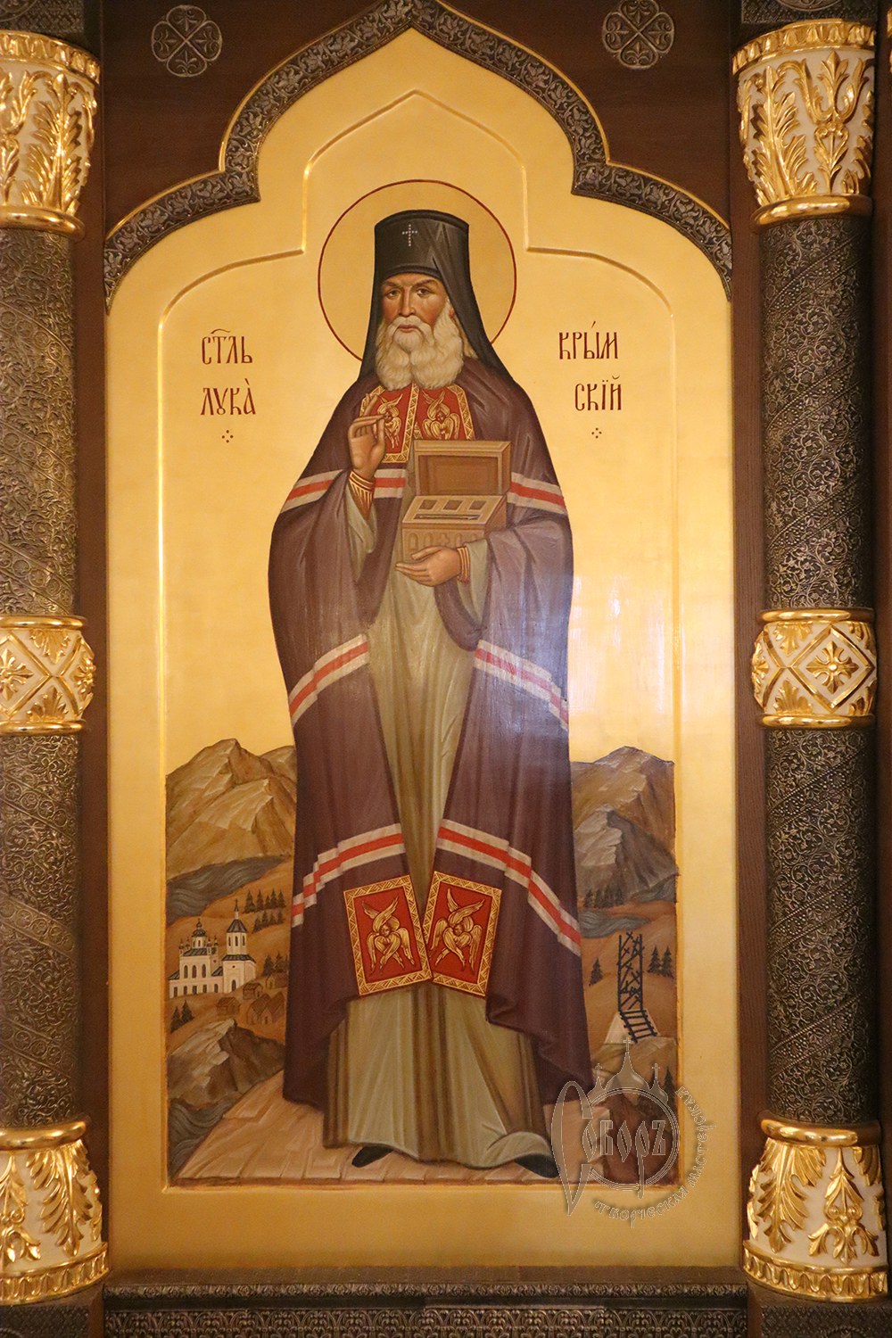 Установлен иконостас в храме в честь Новомучеников и Исповедников Российских в г. Норильске